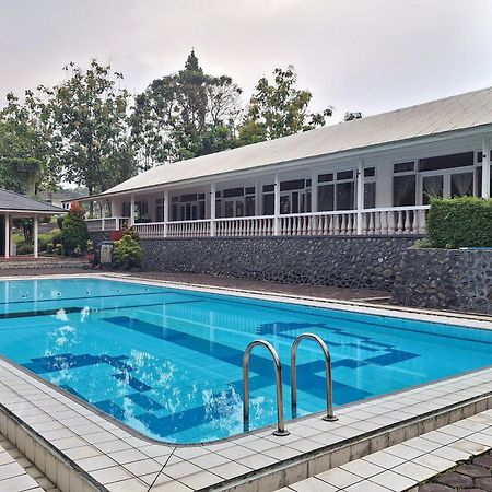 Reddoorz Resort At Tridaya Cisarua Puncak Exterior photo