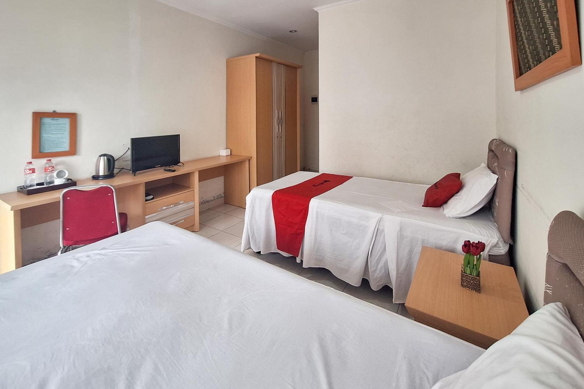 Reddoorz Resort At Tridaya Cisarua Puncak Exterior photo