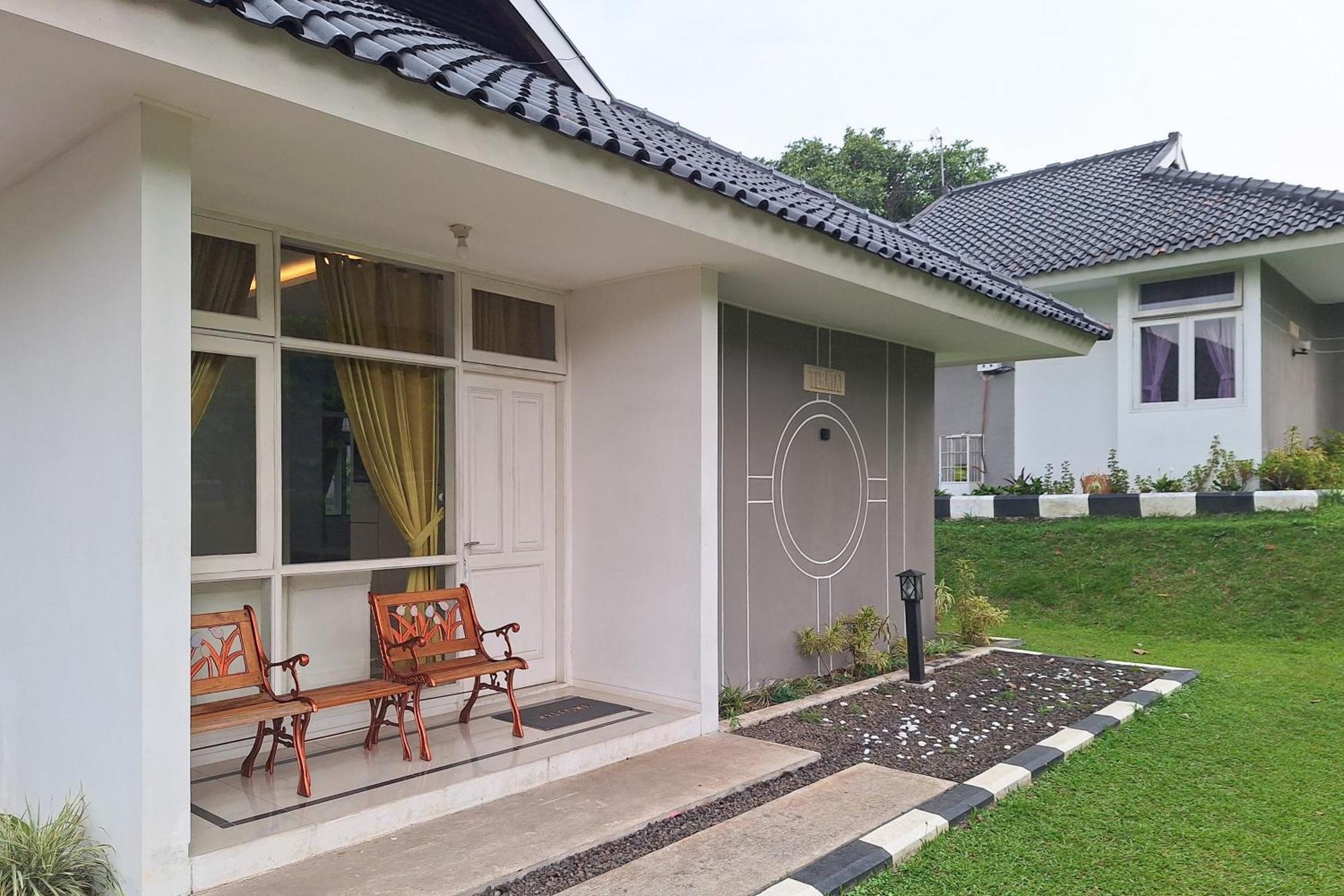 Reddoorz Resort At Tridaya Cisarua Puncak Exterior photo