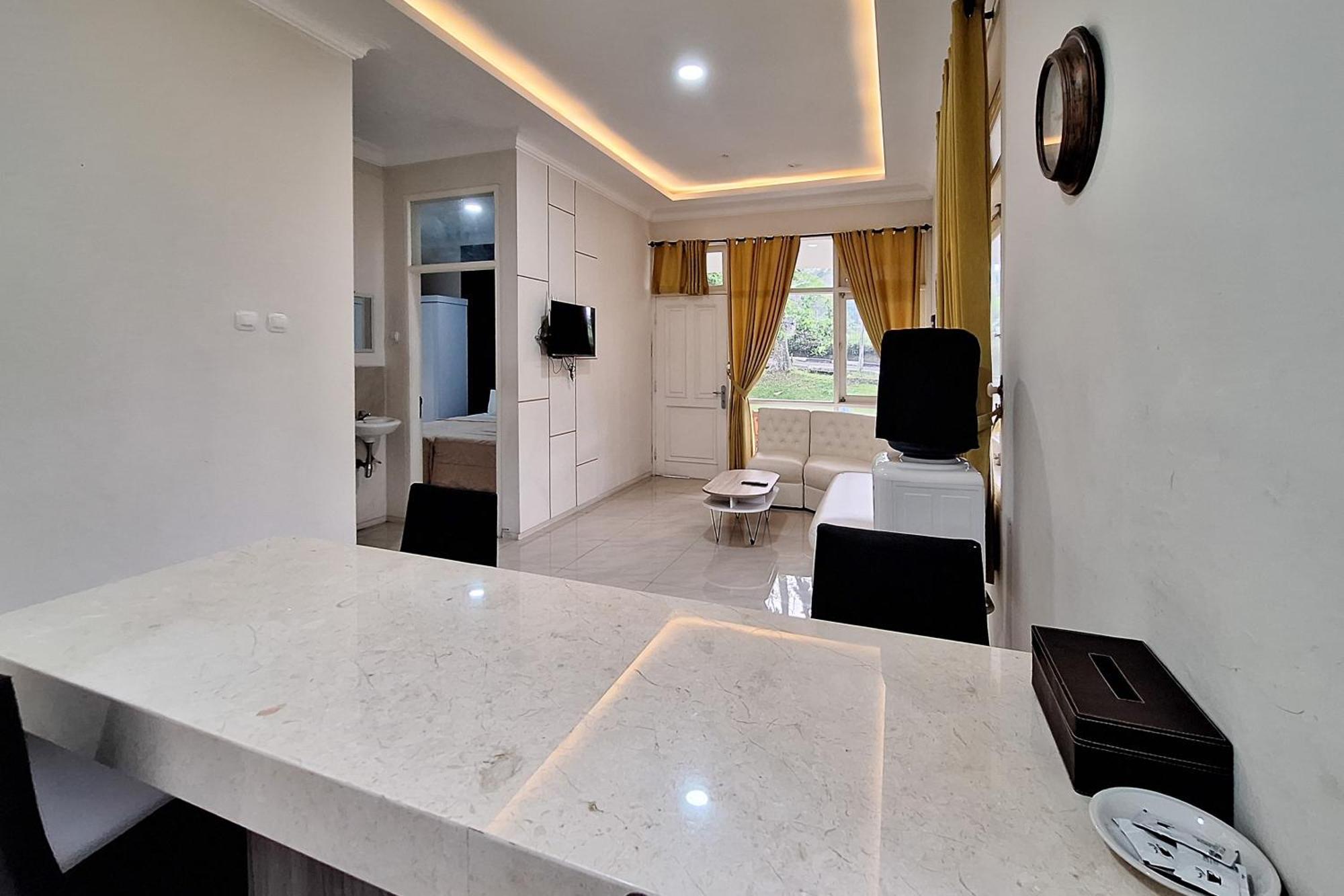 Reddoorz Resort At Tridaya Cisarua Puncak Exterior photo