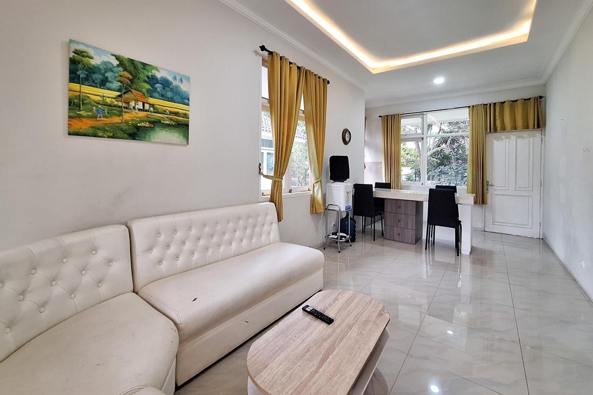 Reddoorz Resort At Tridaya Cisarua Puncak Exterior photo