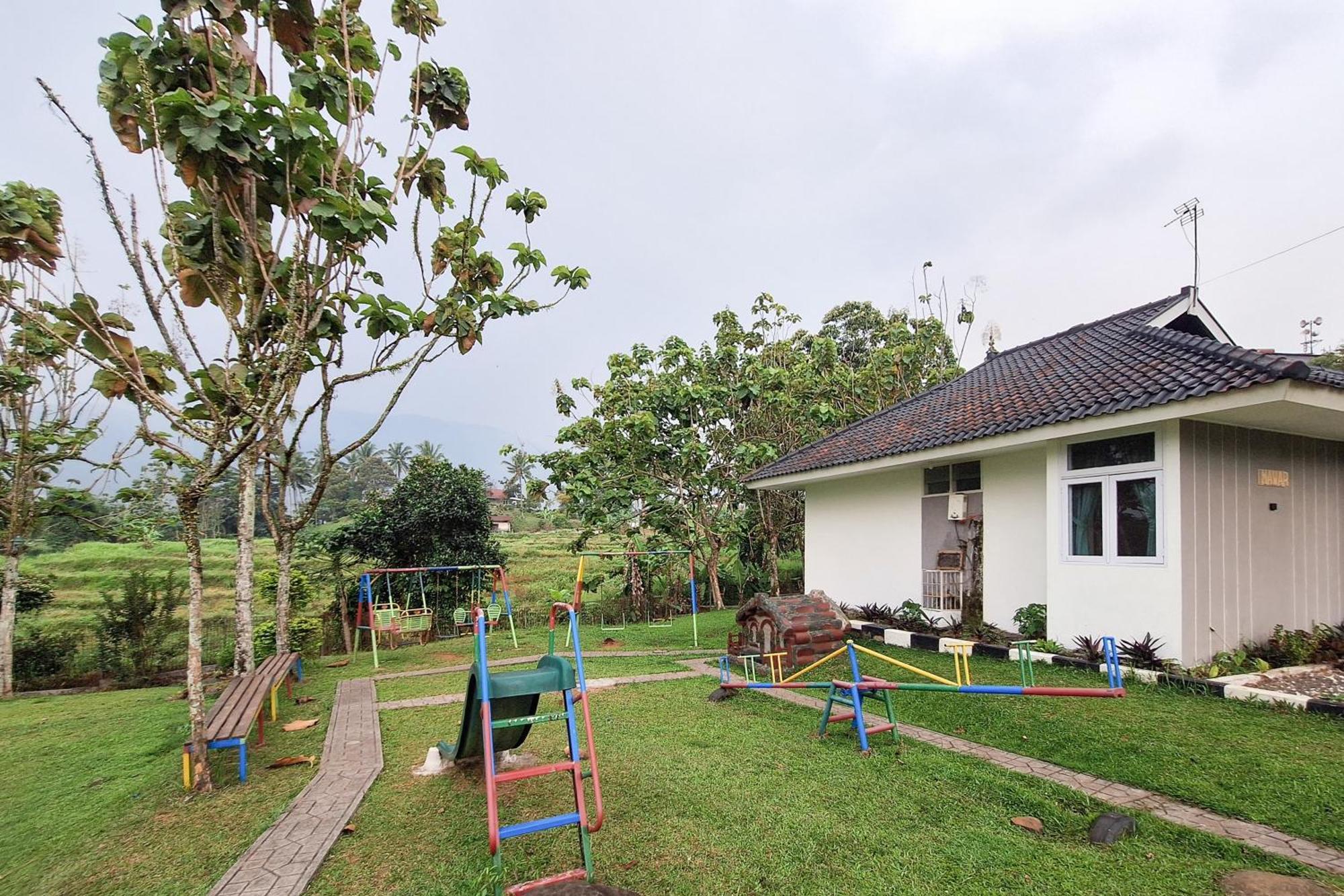 Reddoorz Resort At Tridaya Cisarua Puncak Exterior photo